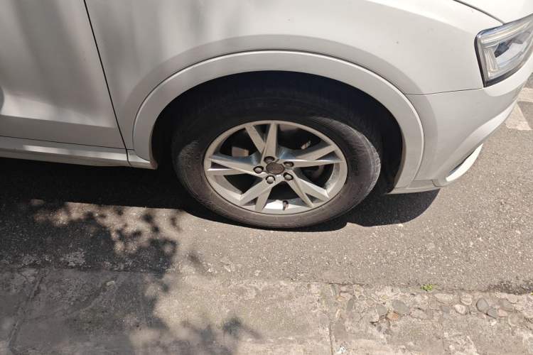 Used Audi Q3 2018 30th Anniversary Edition 30 TFSI Fashion Model Right Front Wheel Hub