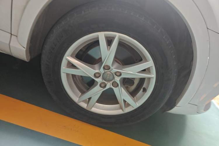Used Audi Q3 2018 30th Anniversary Edition 30 TFSI Fashion Model Right Front Wheel Hub