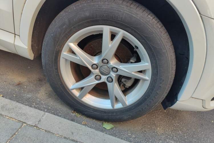 Used Audi Q3 2018 30th Anniversary Edition 35 TFSI Fashion Model Right Front Wheel Hub