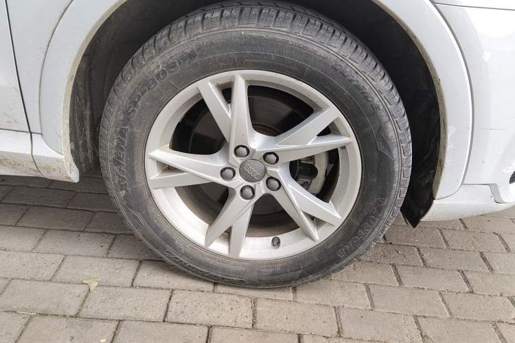 Used Audi Q3 2018 30th Anniversary Edition 30 TFSI Fashion Model Right Front Wheel Hub