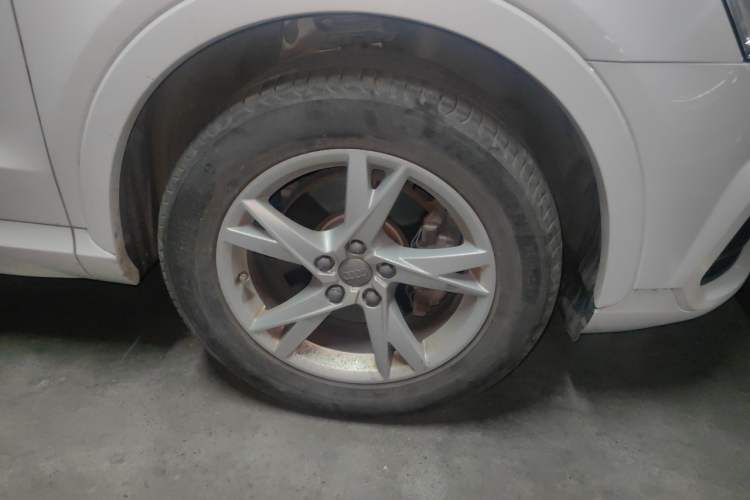 Used Audi Q3 2018 30th Anniversary Edition 30 TFSI Fashion Model Right Front Wheel Hub