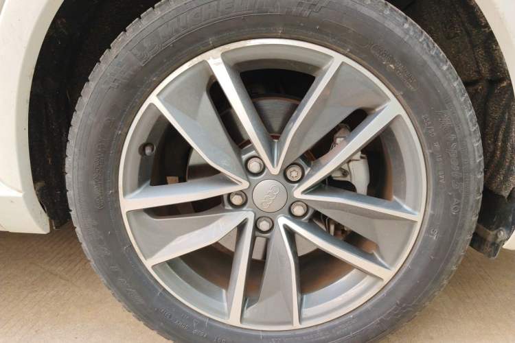 Used Audi Q3 2018 30 TFSI Fashion Edition Collector's Version Right Front Wheel Hub