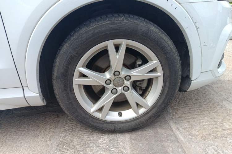 Used Audi Q3 2018 30th Anniversary Edition 30 TFSI Fashion Model Right Front Wheel Hub