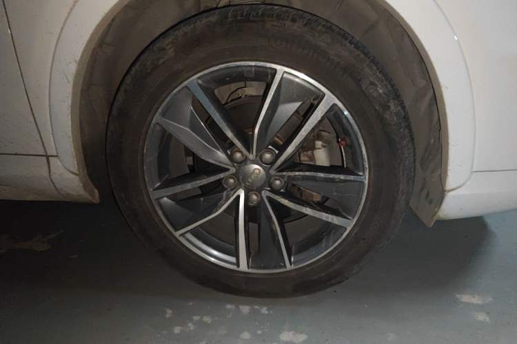 Used Audi Q3 2018 30th Anniversary Edition 35 TFSI Sport Model Right Front Wheel Hub