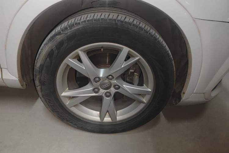 Used Audi Q3 2018 30th Anniversary Edition 30 TFSI Fashion Model Right Front Wheel Hub