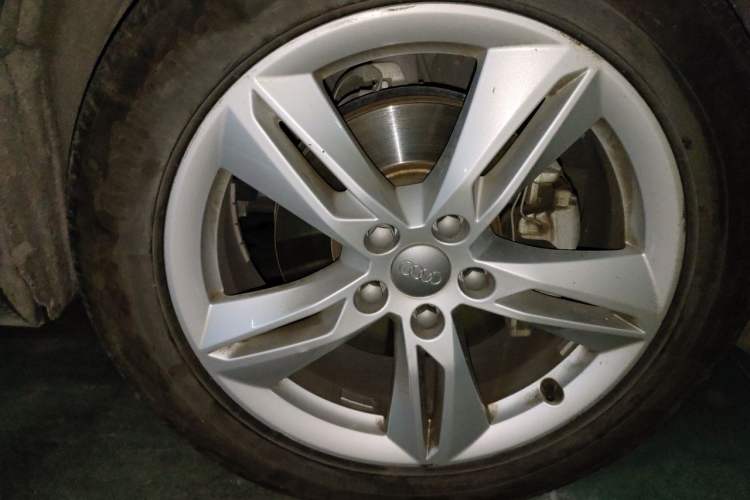 Used Audi Q3 2018 30th Anniversary Edition 30 TFSI Fashion Model Right Front Wheel Hub