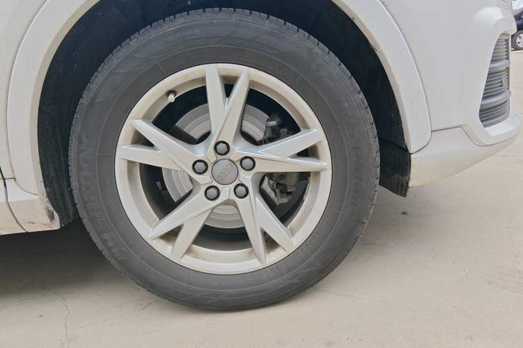 Used Audi Q3 2018 30th Anniversary Edition 30 TFSI Fashion Model Right Front Wheel Hub