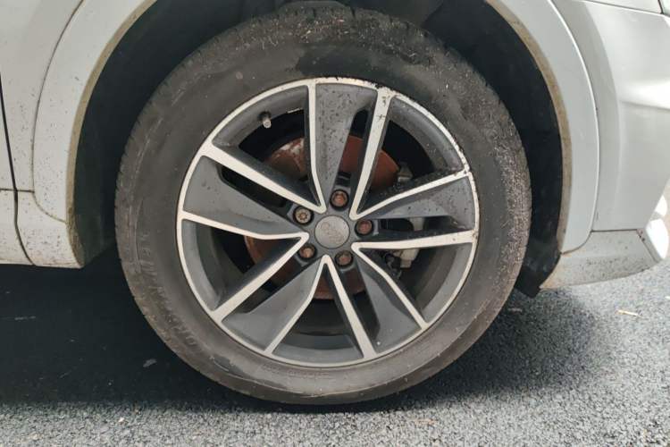 Used Audi Q3 2018 30 TFSI Fashion Edition Collector's Version Right Front Wheel Hub