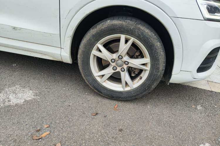 Used Audi Q3 2018 30th Anniversary Edition 30 TFSI Fashion Model Right Front Wheel Hub