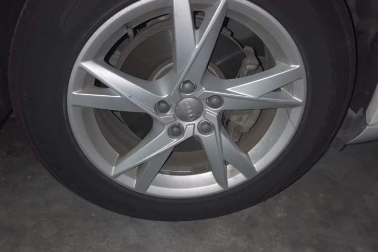 Used Audi Q3 2018 30th Anniversary Edition 30 TFSI Fashion Model Right Front Wheel Hub