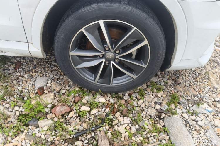 Used Audi Q3 2018 30 TFSI Fashion Edition Collector's Version Right Front Wheel Hub