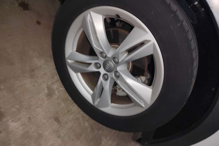 Used Audi Q3 2018 30th Anniversary Edition 30 TFSI Style Model Right Front Wheel Hub