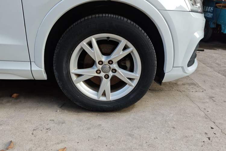 Used Audi Q3 2018 30th Anniversary Edition 30 TFSI Fashion Model Right Front Wheel Hub