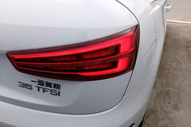 Used Audi Q3 2018 30th Anniversary Edition 35 TFSI Fashion Model Right Rear Taillight