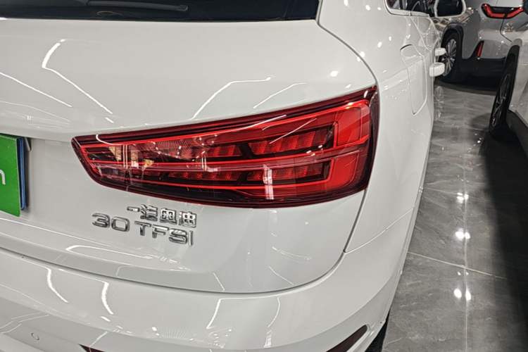 Used Audi Q3 2018 30th Anniversary Edition 30 TFSI Fashion Model Right Rear Taillight