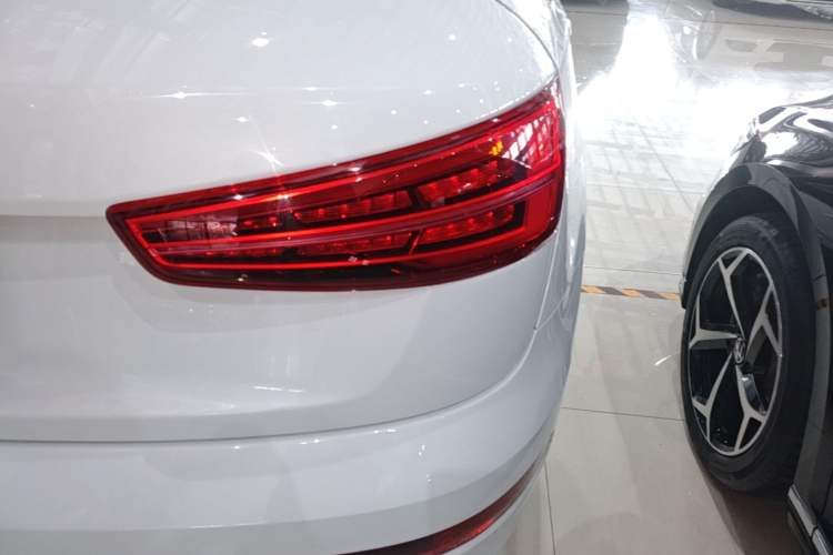 Used Audi Q3 2018 30th Anniversary Edition 30 TFSI Fashion Model Right Rear Taillight
