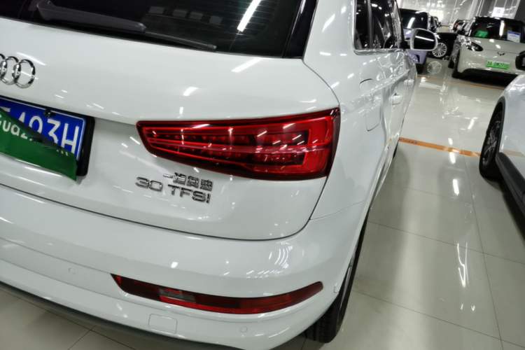 Used Audi Q3 2018 30th Anniversary Edition 30 TFSI Fashion Model Right Rear Taillight