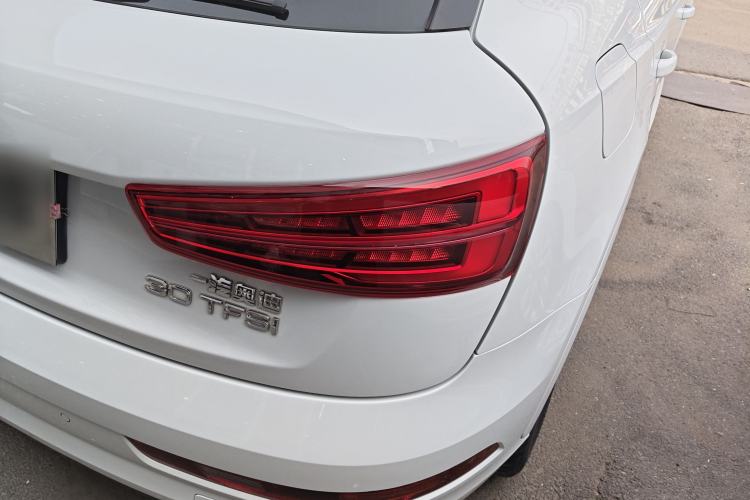 Used Audi Q3 2018 30th Anniversary Edition 30 TFSI Fashion Model Right Rear Taillight
