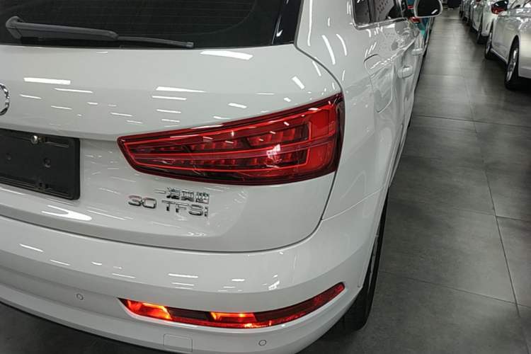 Used Audi Q3 2018 30th Anniversary Edition 30 TFSI Fashion Model Right Rear Taillight