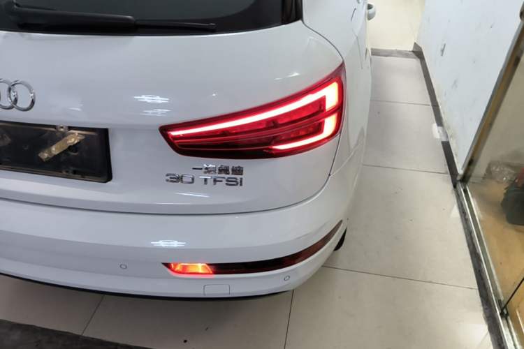 Used Audi Q3 2018 30th Anniversary Edition 30 TFSI Fashion Model Right Rear Taillight