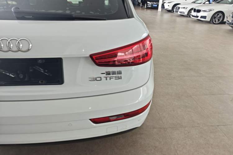 Used Audi Q3 2018 30th Anniversary Edition 30 TFSI Fashion Model Right Rear Taillight