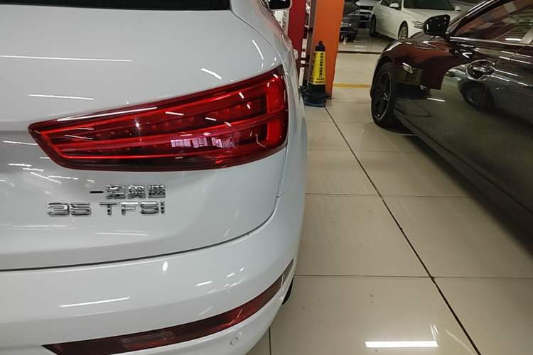 Used Audi Q3 2018 30th Anniversary Edition 35 TFSI Fashion Model Right Rear Taillight