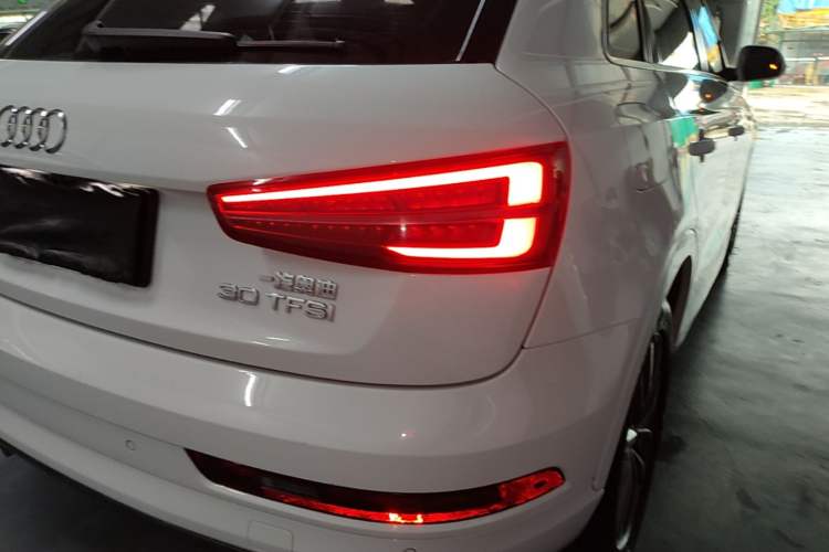 Used Audi Q3 2018 30th Anniversary Edition 30 TFSI Fashion Model Right Rear Taillight