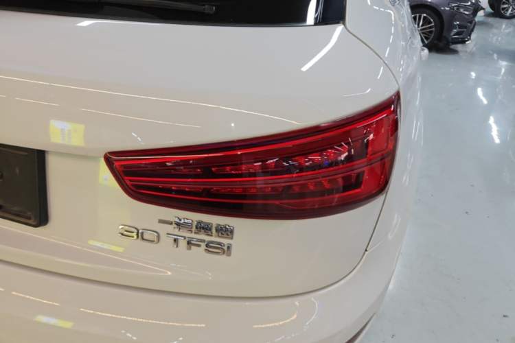 Used Audi Q3 2018 30th Anniversary Edition 30 TFSI Fashion Model Right Rear Taillight