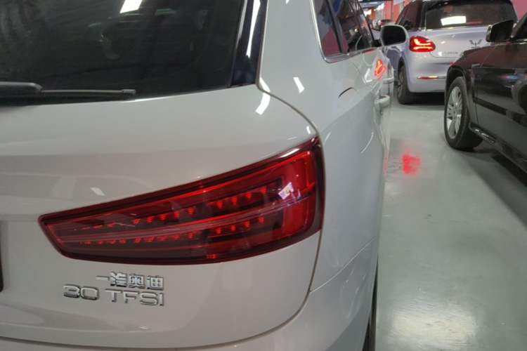 Used Audi Q3 2018 30th Anniversary Edition 30 TFSI Fashion Model Right Rear Taillight