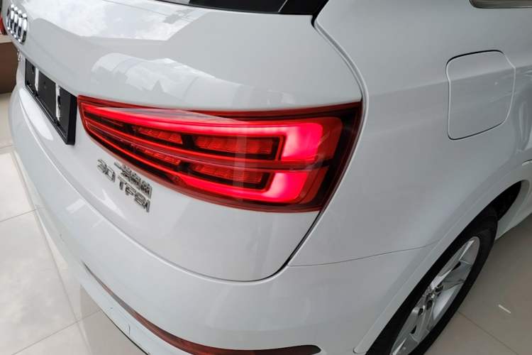 Used Audi Q3 2018 30th Anniversary Edition 30 TFSI Fashion Model Right Rear Taillight