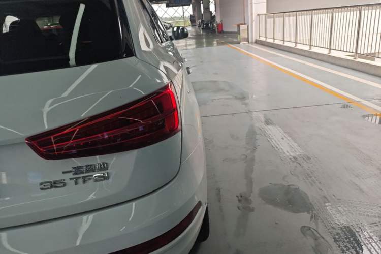 Used Audi Q3 2018 30th Anniversary Edition 35 TFSI Fashion Model Right Rear Taillight