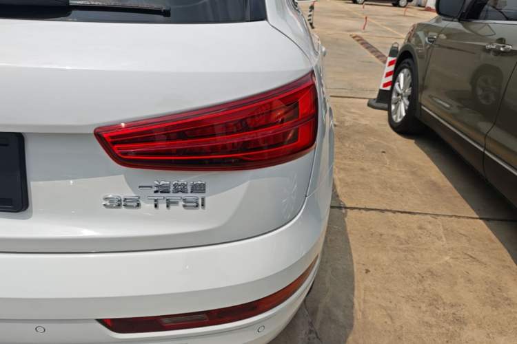 Used Audi Q3 2018 30th Anniversary Edition 35 TFSI Fashion Model Right Rear Taillight