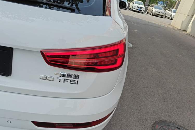 Used Audi Q3 2018 30th Anniversary Edition 30 TFSI Fashion Model Right Rear Taillight