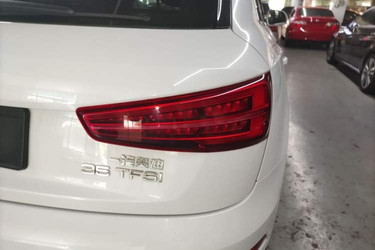 Used Audi Q3 2018 30th Anniversary Edition 35 TFSI Fashion Model Right Rear Taillight