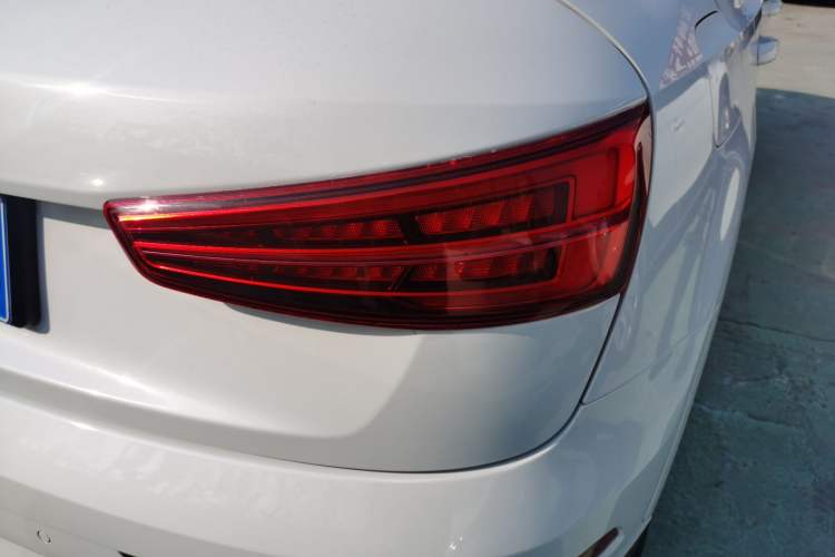 Used Audi Q3 2018 30th Anniversary Edition 30 TFSI Fashion Model Right Rear Taillight