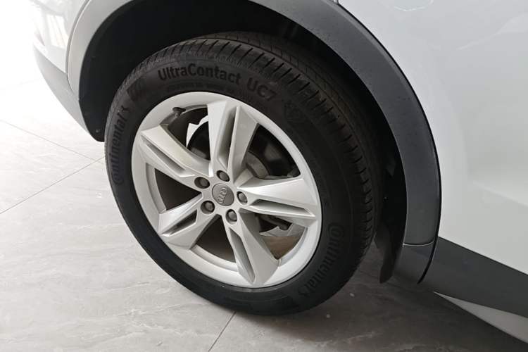 Used Audi Q3 2018 30th Anniversary Edition 30 TFSI Style Model Right Rear Wheel Hub