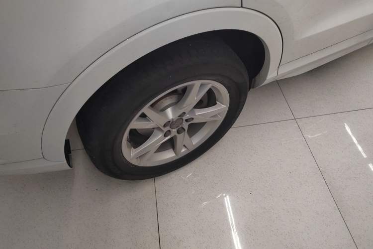 Used Audi Q3 2018 30th Anniversary Edition 30 TFSI Fashion Model Right Rear Wheel Hub