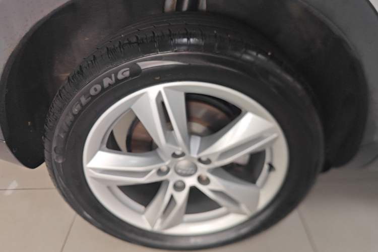 Used Audi Q3 2018 30th Anniversary Edition 30 TFSI Style Model Right Rear Wheel Hub
