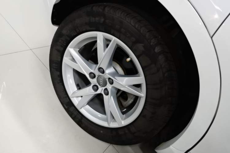 Used Audi Q3 2018 30th Anniversary Edition 30 TFSI Fashion Model Right Rear Wheel Hub