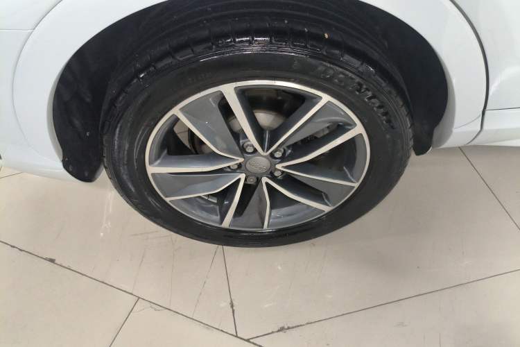 Used Audi Q3 2018 30th Anniversary Edition 35 TFSI Sport Model Right Rear Wheel Hub
