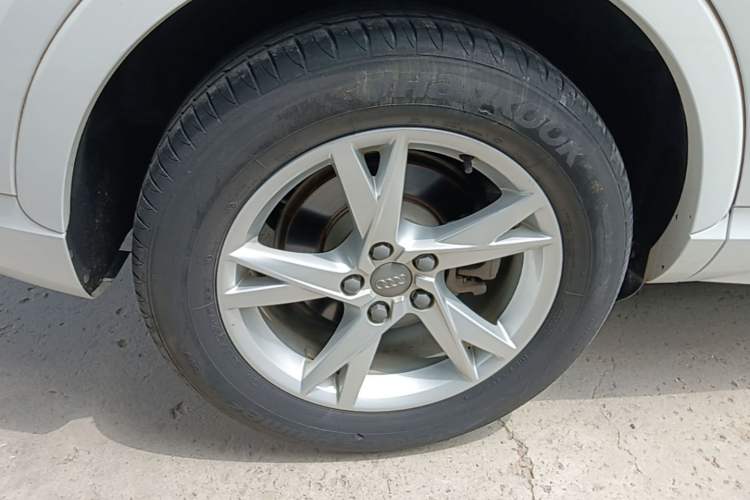 Used Audi Q3 2018 30th Anniversary Edition 30 TFSI Fashion Model Right Rear Wheel Hub
