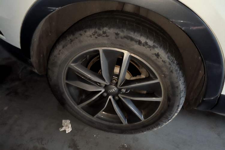 Used Audi Q3 2018 30th Anniversary Edition 30 TFSI Style Model Right Rear Wheel Hub