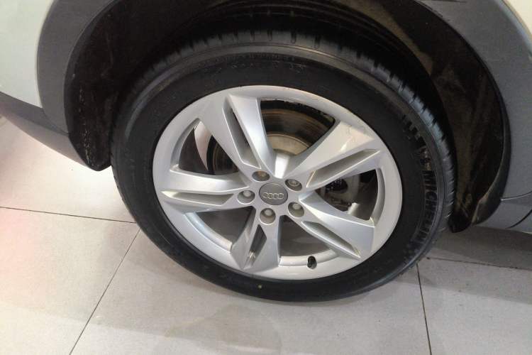 Used Audi Q3 2018 30 TFSI Fashion Edition Collector's Model Right Rear Wheel Hub