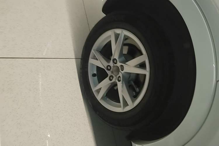 Used Audi Q3 2018 30th Anniversary Edition 30 TFSI Fashion Model Right Rear Wheel Hub