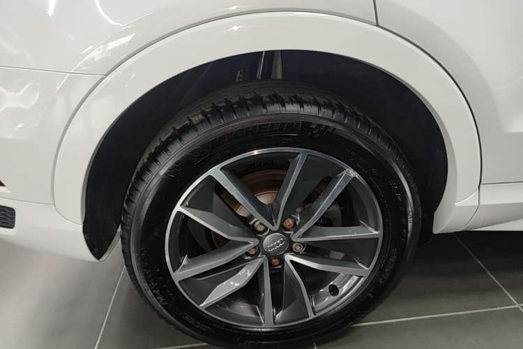 Used Audi Q3 2018 35 TFSI Fashion Edition Collector's Model Right Rear Wheel Hub
