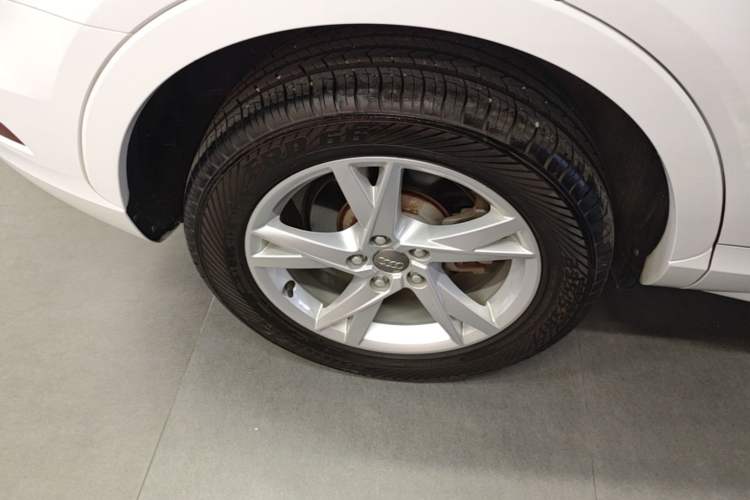 Used Audi Q3 2018 30th Anniversary Edition 30 TFSI Fashion Model Right Rear Wheel Hub