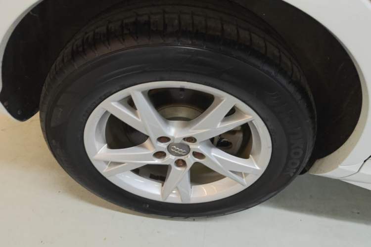 Used Audi Q3 2018 30th Anniversary Edition 30 TFSI Fashion Model Right Rear Wheel Hub