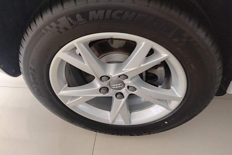 Used Audi Q3 2018 30th Anniversary Edition 30 TFSI Fashion Model Right Rear Wheel Hub