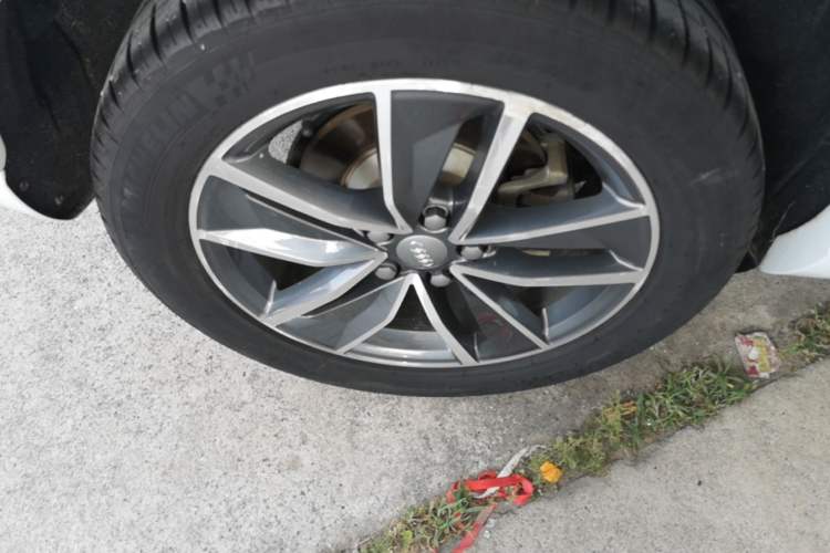 Used Audi Q3 2018 35 TFSI Fashion Edition Collector's Model Right Rear Wheel Hub