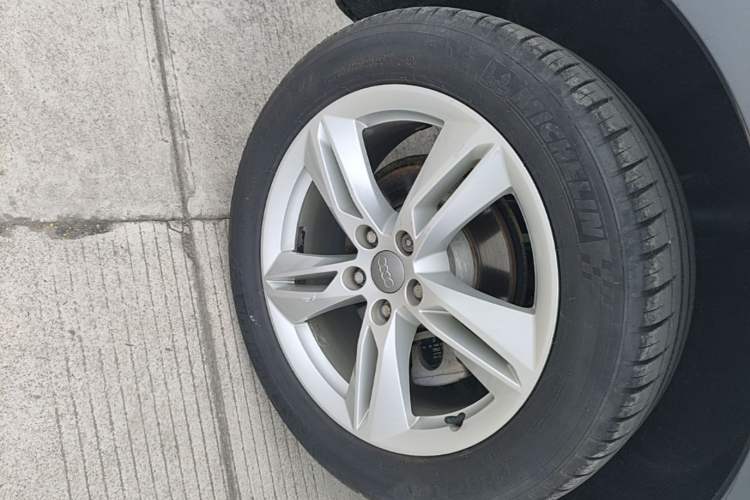 Used Audi Q3 2018 30th Anniversary Edition 30 TFSI Style Model Right Rear Wheel Hub